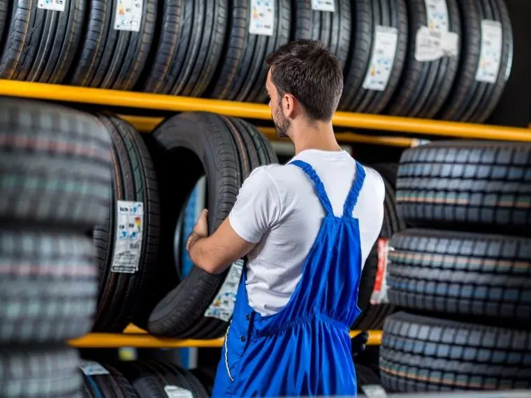 Üçkuyular Oto Lastikçi